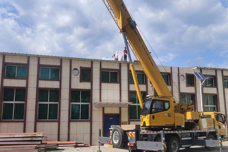 內蒙古彩鋼板廠家：打造色彩斑斕的建筑夢想